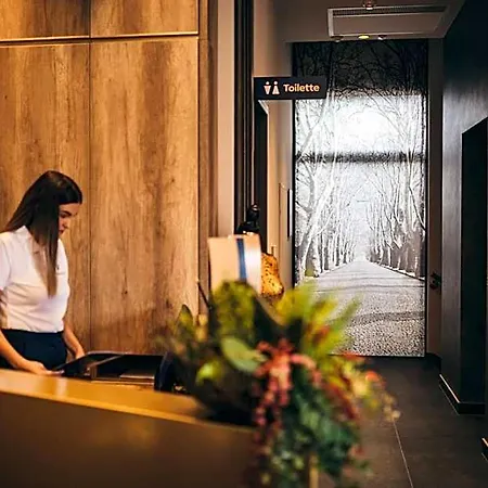 Verso Hotel