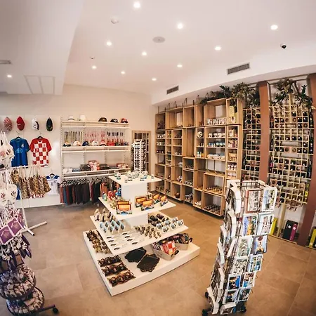 Verso ホテル モスタル