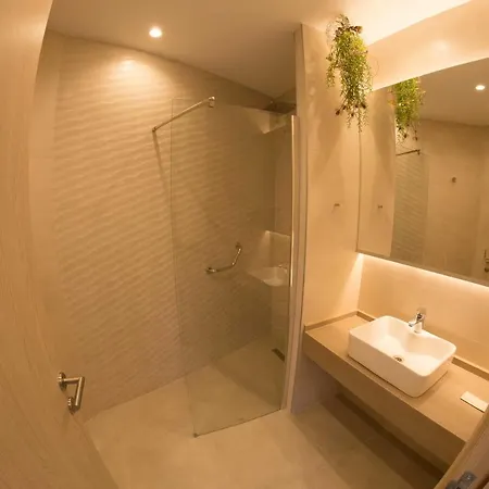 Verso Ξενοδοχείο 4*