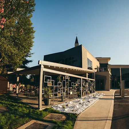 Verso 4* Μόσταρ